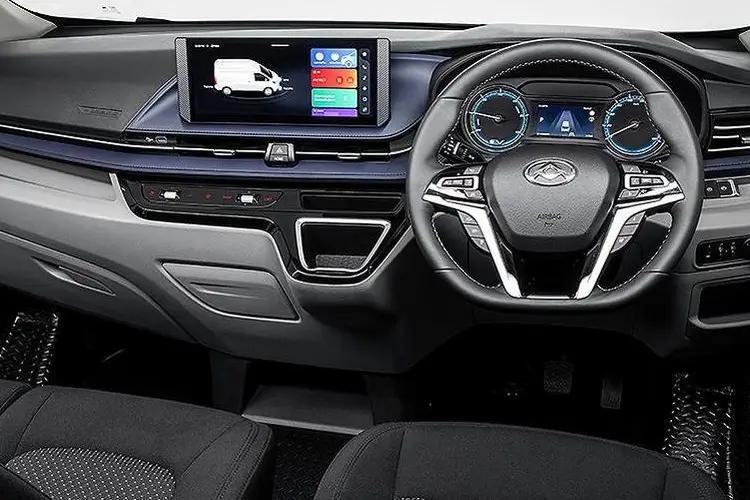 maxus deliver 7 interior