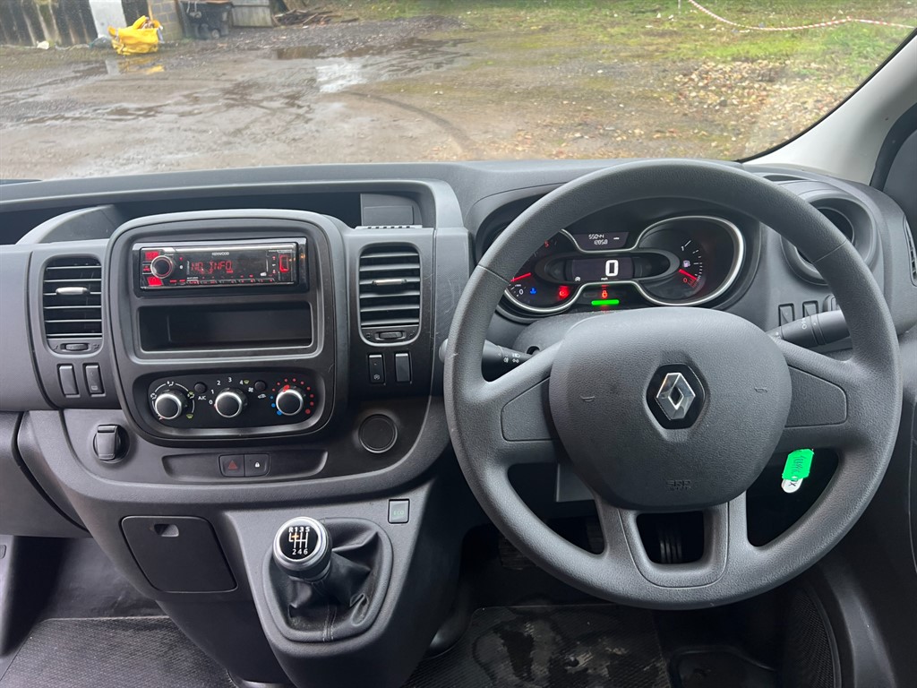 Renault Trafic LL30 Business Plus Energy dCi ā Long Wheelbase (LWB) Panel Van - Thumbnail 4