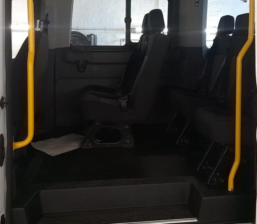 2020 Ford Transit 460 EcoBlue Trend 2.0 TDCi L4 H3 Minibus ā 17 Seats | Euro 6 | DRW | Air Con | ULEZ Compliant - Thumbnail 3