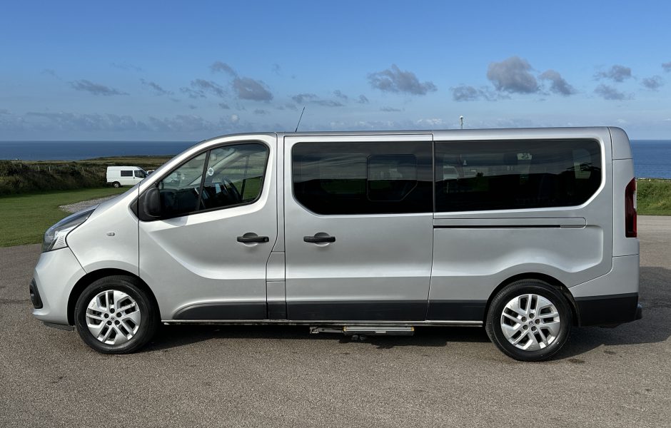 2018 Renault Trafic LL29 ENERGY dCi 125 Sport Nav (Wheelchair Adapted) - Thumbnail 2