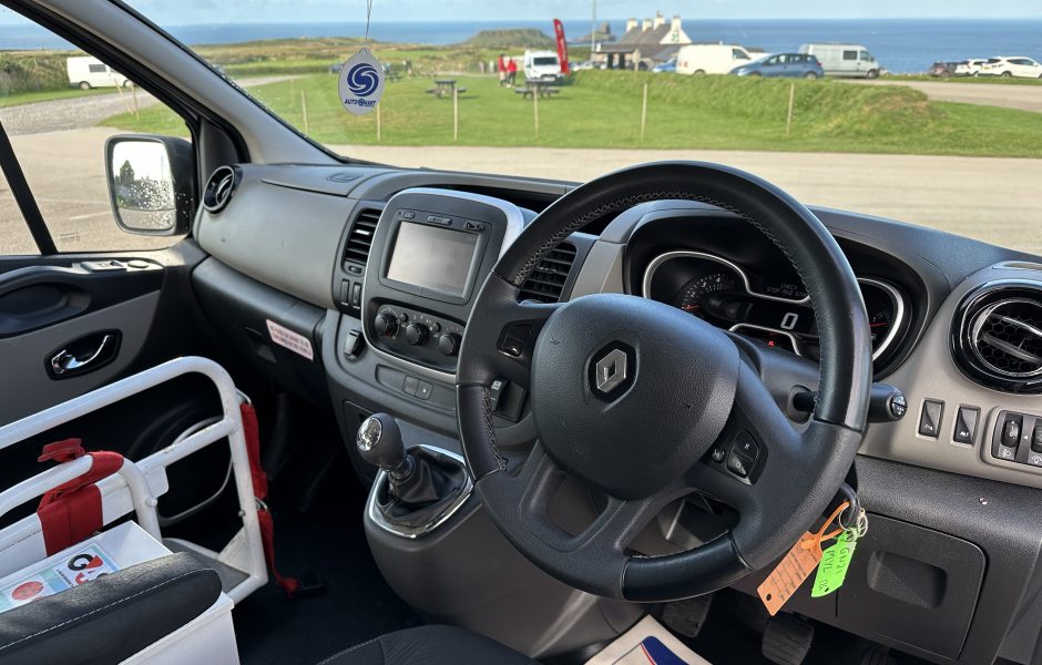 2018 Renault Trafic LL29 ENERGY dCi 125 Sport Nav (Wheelchair Adapted) - Thumbnail 7