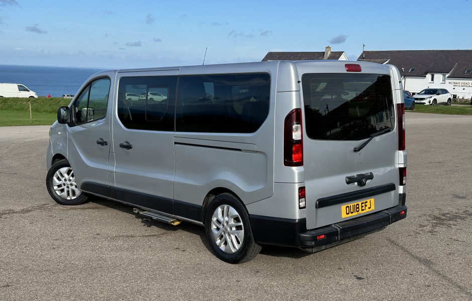 2018 Renault Trafic LL29 ENERGY dCi 125 Sport Nav (Wheelchair Adapted) - Thumbnail 3