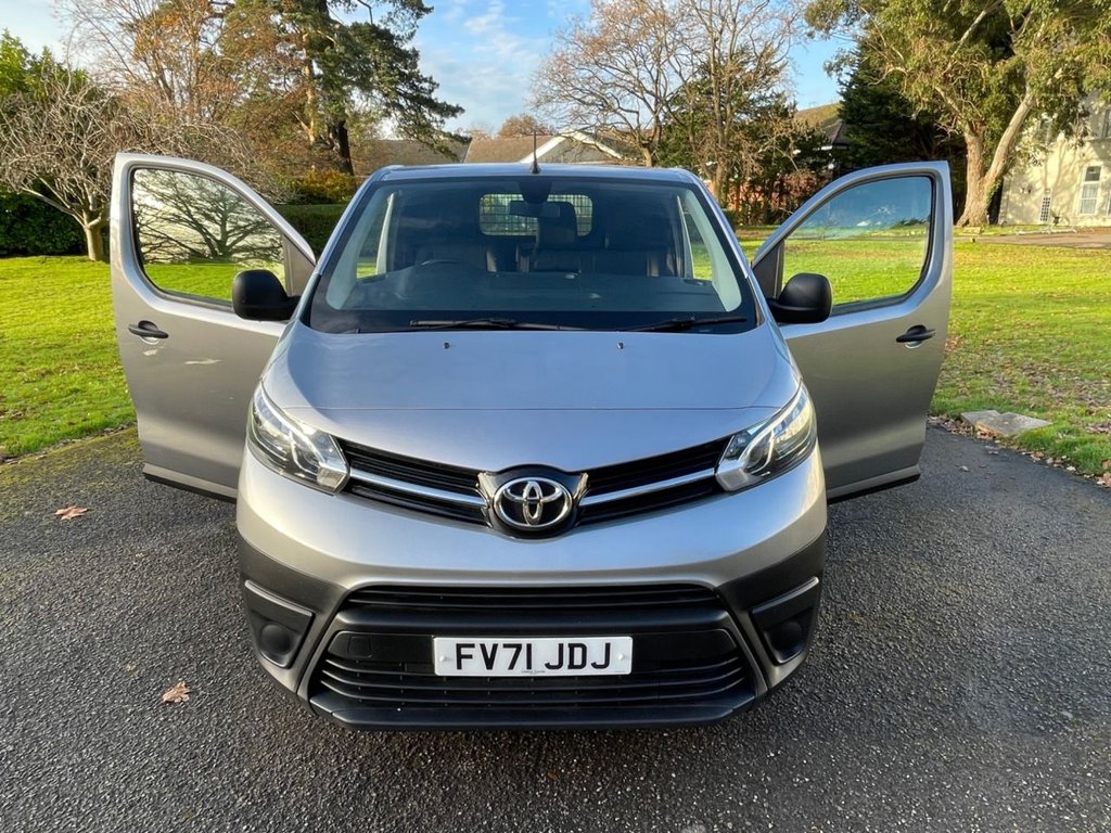 TOYOTA PROACE