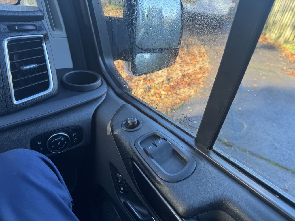 2019 Ford Transit Custom 2.0 300 Limited EcoBlue 129 BHP - Thumbnail 3