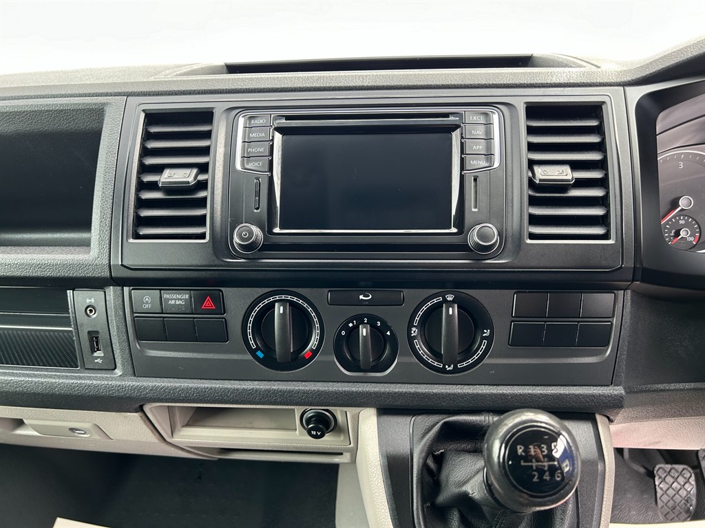 2018 Volkswagen Transporter T30 Trendline LWB High Roof – 2.0 TDI 150ps Euro 6 | NO VAT - Thumbnail 4