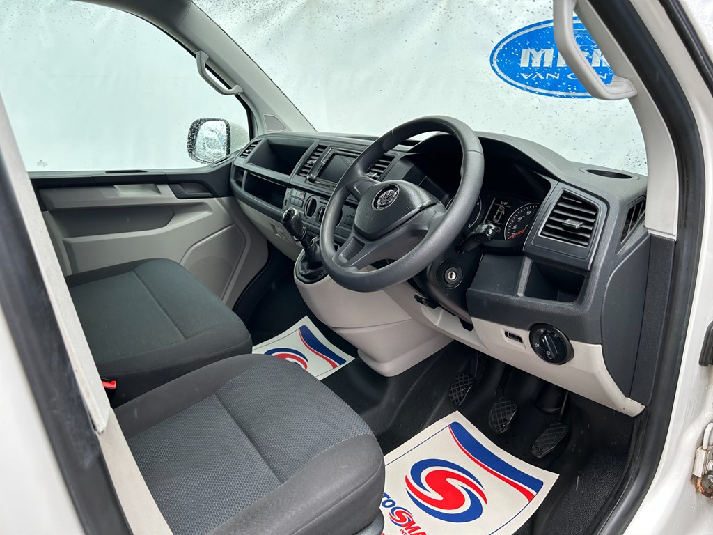 2018 Volkswagen Transporter T30 Trendline LWB High Roof – 2.0 TDI 150ps Euro 6 | NO VAT - Thumbnail 9