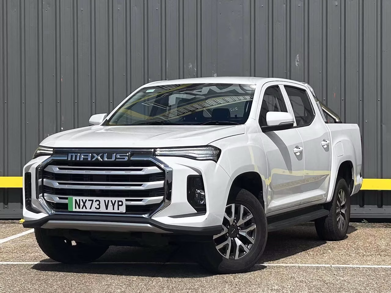 MAXUS T90EV Elite FULLY ELECTRIC PICK UP - Thumbnail 5