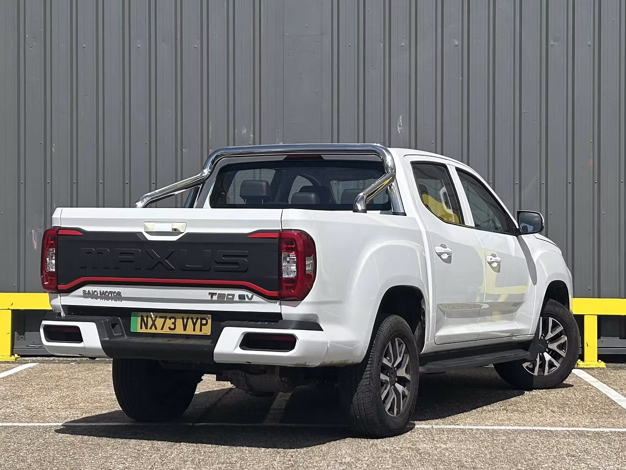 MAXUS T90EV Elite FULLY ELECTRIC PICK UP - Thumbnail 4
