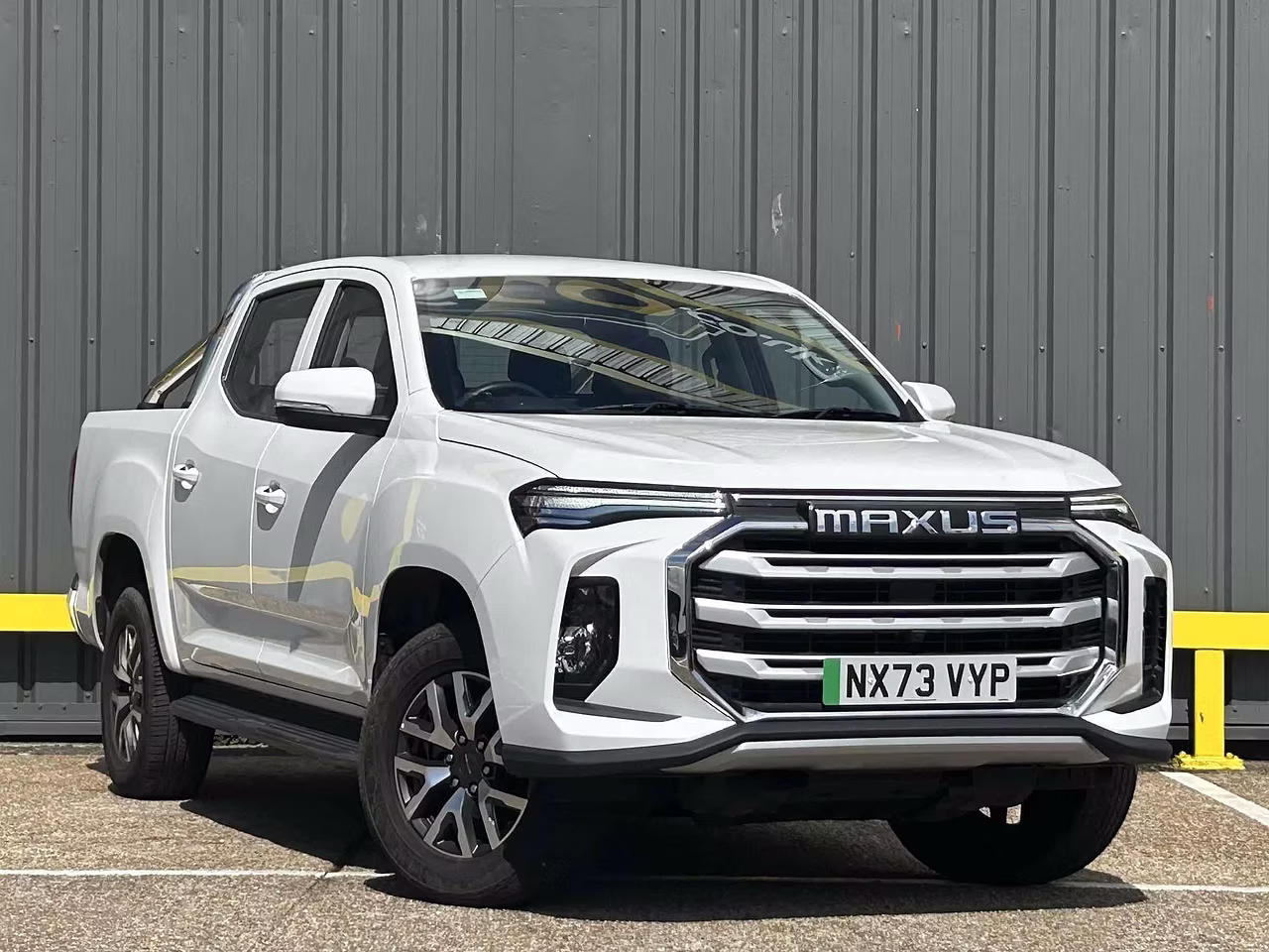 MAXUS T90EV Elite FULLY ELECTRIC PICK UP - Thumbnail 10