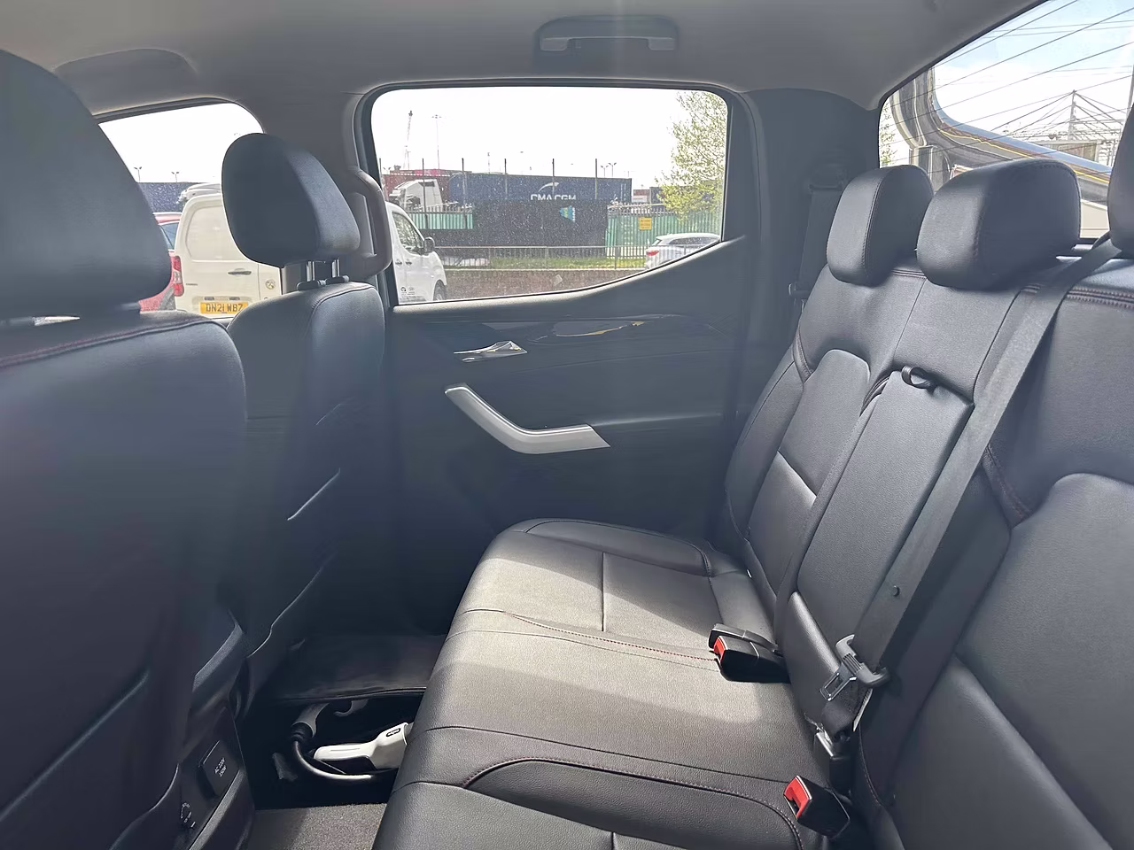 MAXUS T90EV Elite FULLY ELECTRIC PICK UP - Thumbnail 8