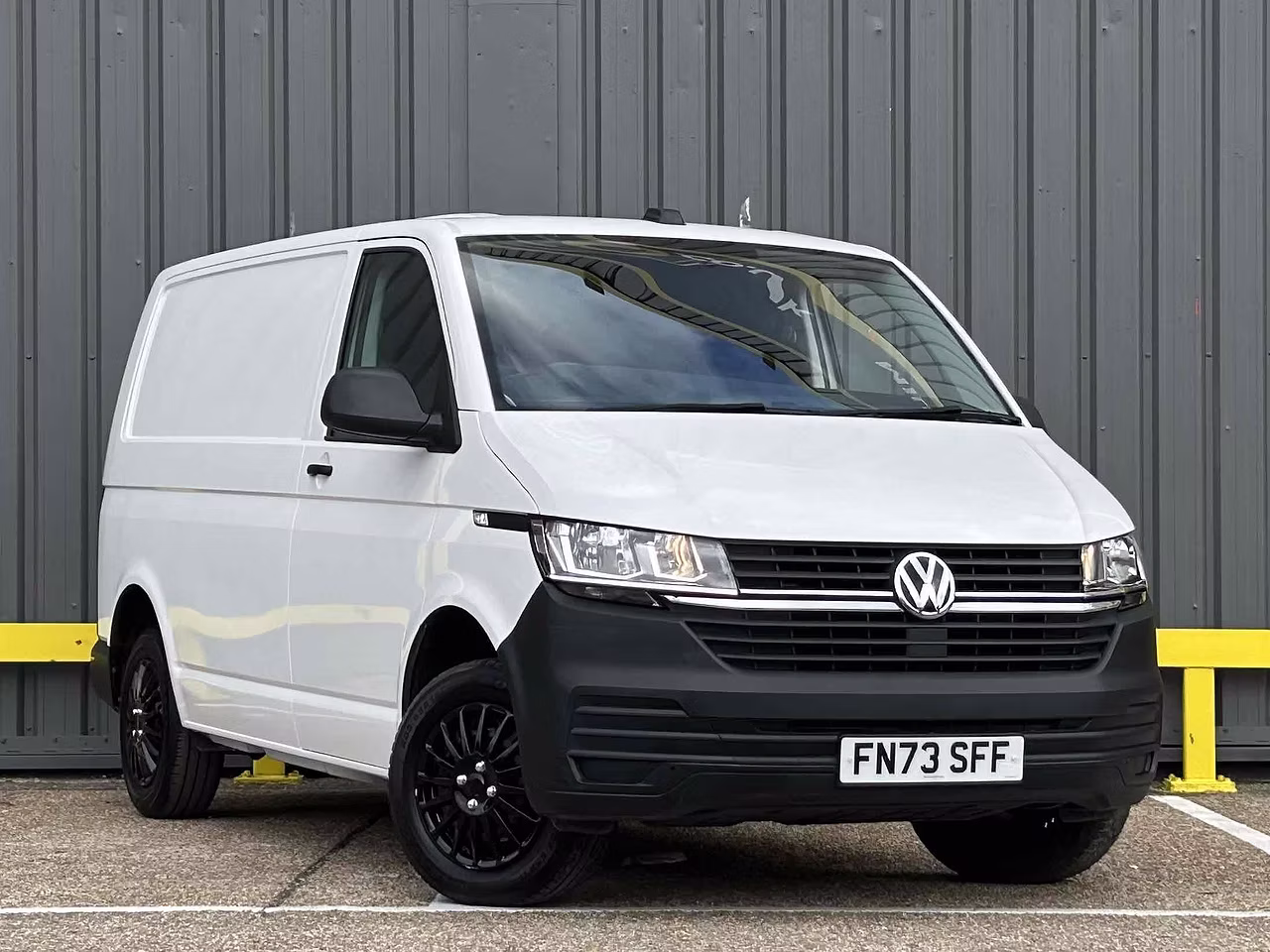 Volkswagen Transporter TDI T28 Startline AIR CON - CRUISE CONTROL - TAILGATE - LOW MILES - Thumbnail 4