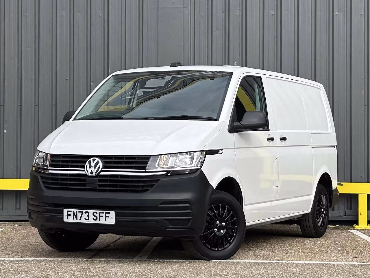 Volkswagen Transporter TDI T28 Startline AIR CON - CRUISE CONTROL - TAILGATE - LOW MILES - Thumbnail 10