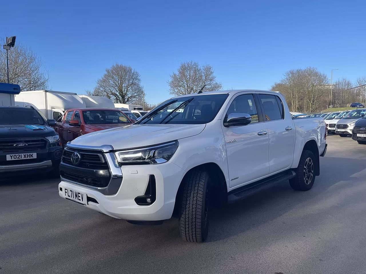 Toyota Hilux D-4D Invincible EURO 6 - MANUAL - 2.4L - Thumbnail 7