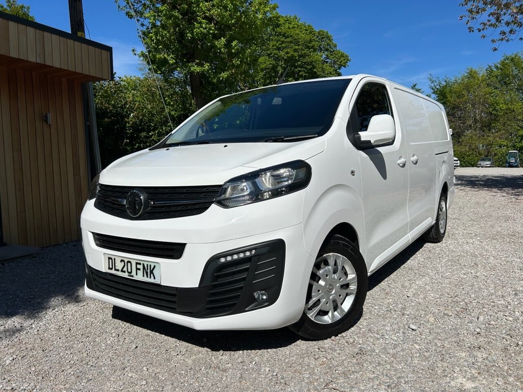 VAUXHALL VIVARO 1.5 Turbo D 2900 Sportive Panel Van 5dr Diesel Manual