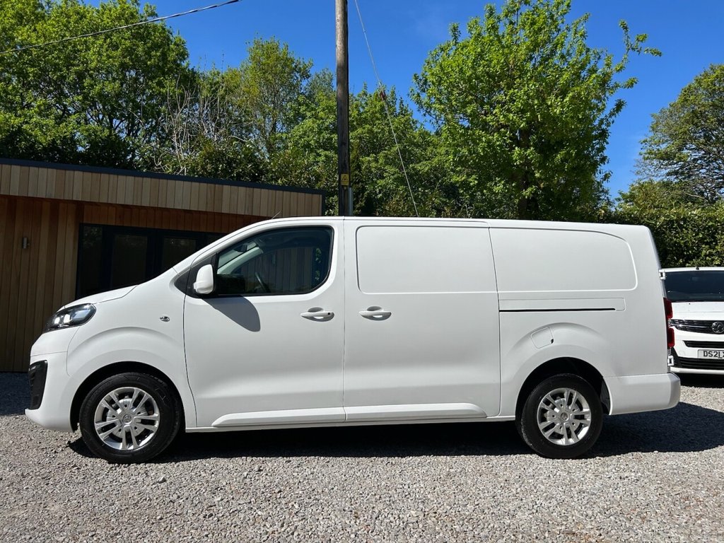 VAUXHALL VIVARO 1.5 Turbo D 2900 Sportive Panel Van 5dr Diesel Manual - Thumbnail 3