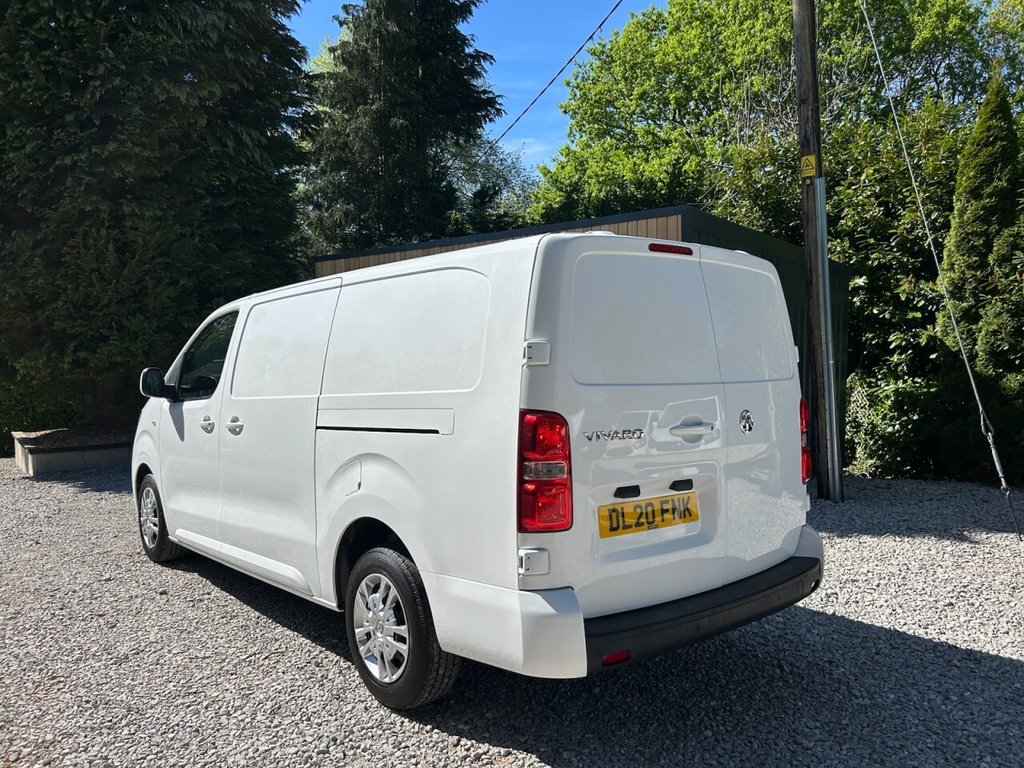 VAUXHALL VIVARO 1.5 Turbo D 2900 Sportive Panel Van 5dr Diesel Manual - Thumbnail 4
