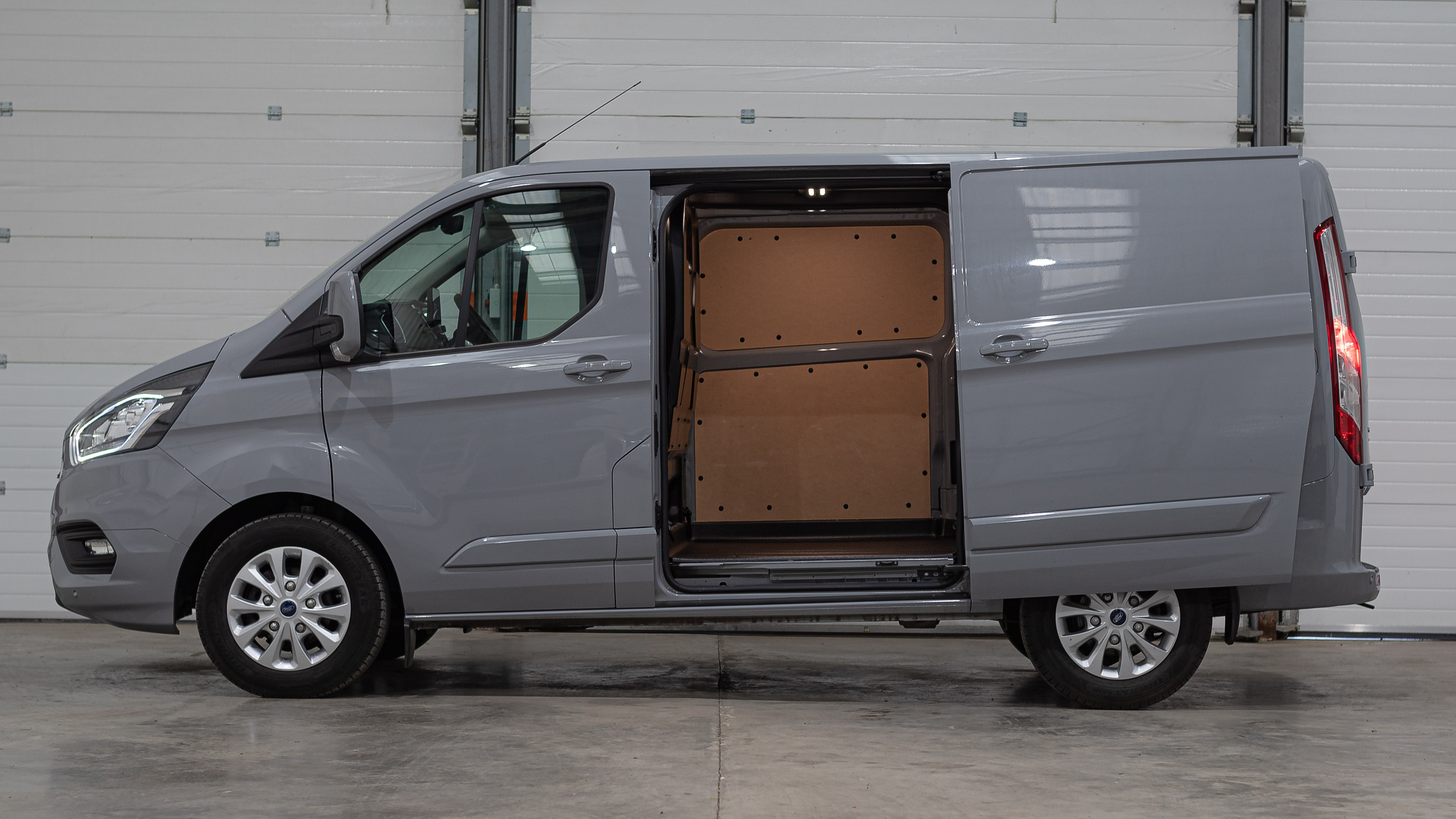 FORD TRANSIT CUSTOM - Thumbnail 3