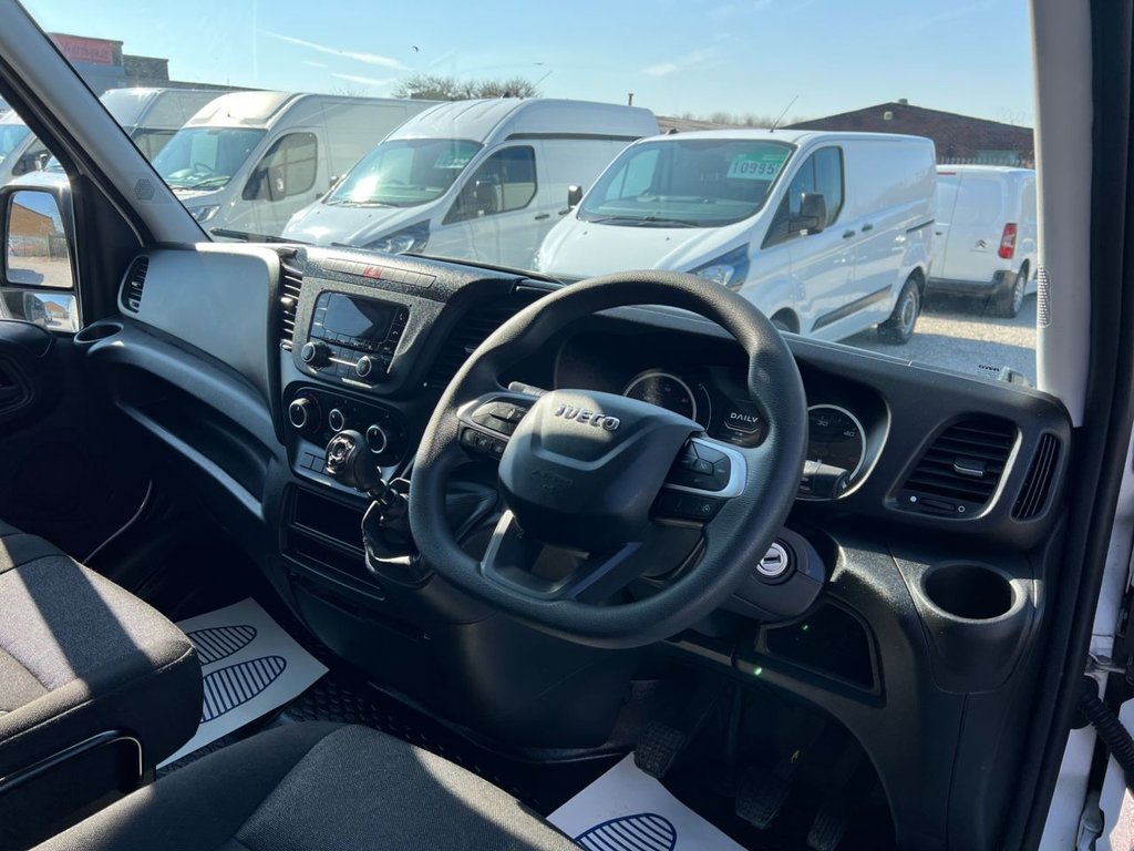 2023 Iveco Daily 2.3D HPI 35S | MWB | High Roof | Euro 6 | 136PS | Manual - Thumbnail 6