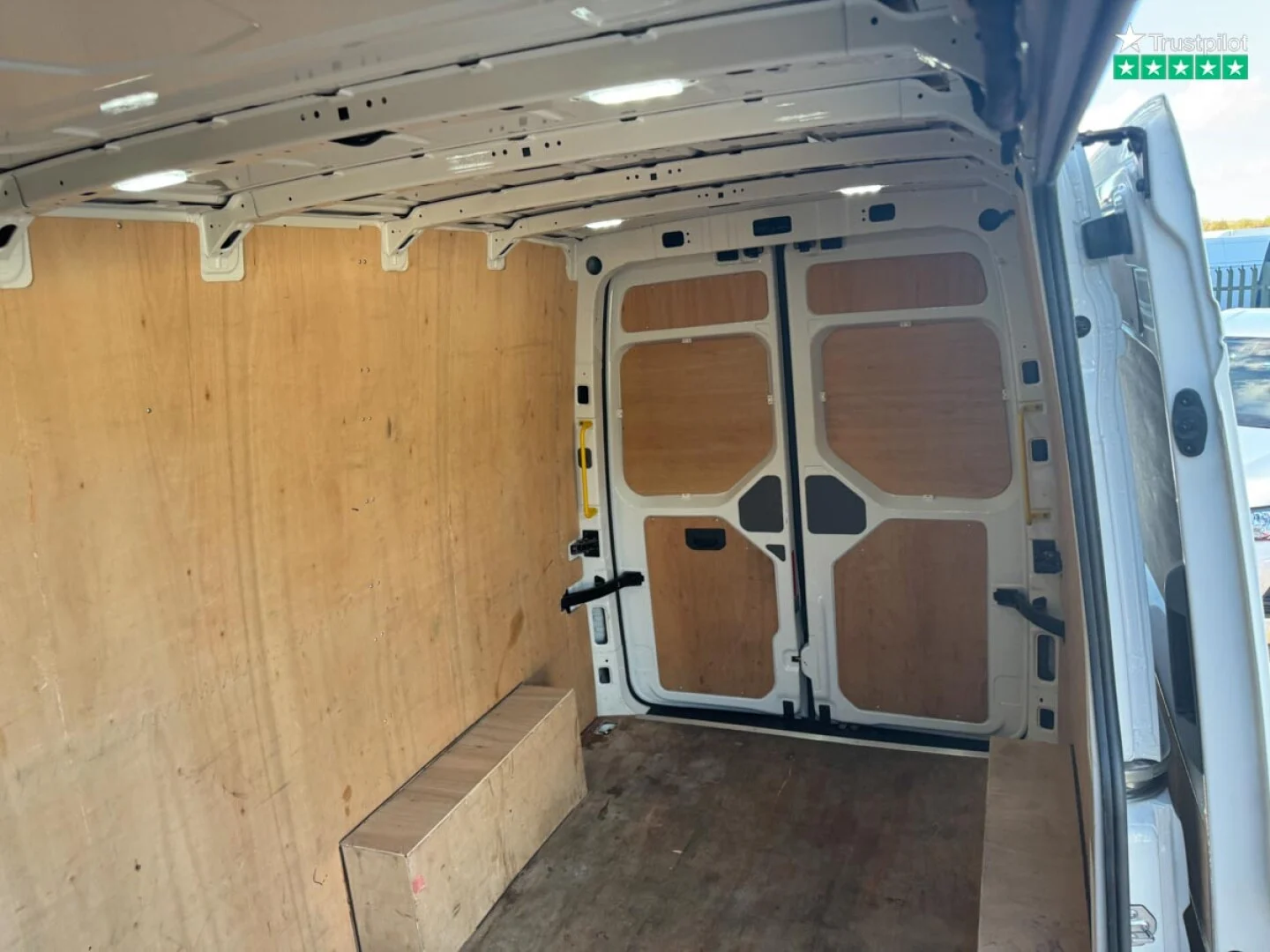 2023 MAN TGE 3.140 Lion XS SWB Panel Van β Medium Roof | Euro 6 | Air Con | Sensors | White | ULEZ Compliant - Thumbnail 6