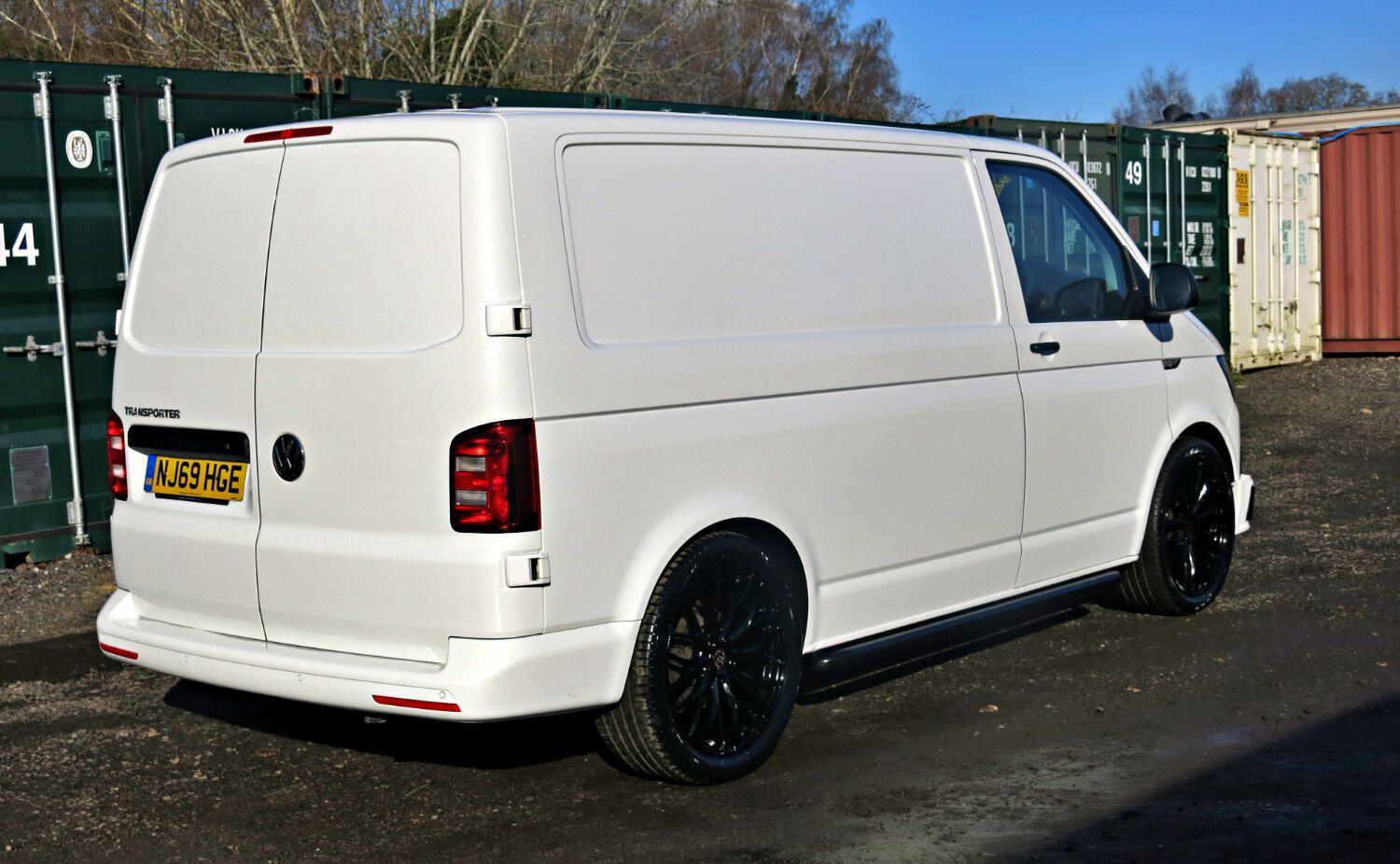 2019 Volkswagen Transporter T6 T28 2.0 TDI 102HP SWB Panel Van – Sportline Styling | Euro 6 | Air Con | +VAT - Thumbnail 9