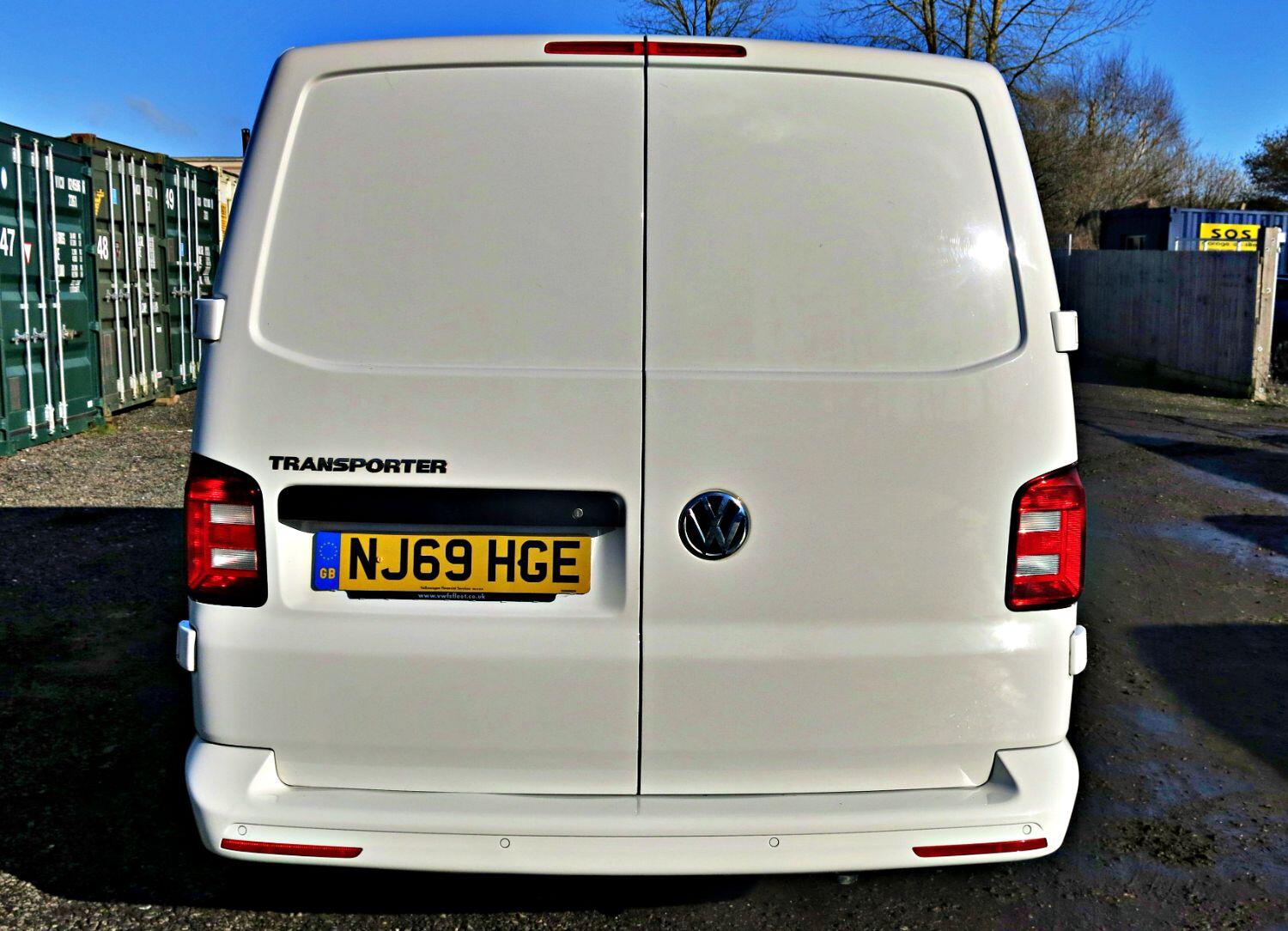 2019 Volkswagen Transporter T6 T28 2.0 TDI 102HP SWB Panel Van – Sportline Styling | Euro 6 | Air Con | +VAT - Thumbnail 4