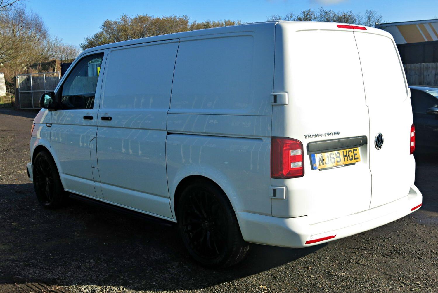 2019 Volkswagen Transporter T6 T28 2.0 TDI 102HP SWB Panel Van – Sportline Styling | Euro 6 | Air Con | +VAT - Thumbnail 6