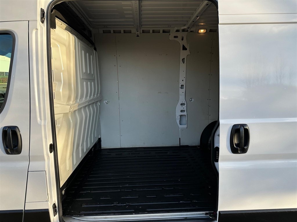 2022 Citroën Relay 2.2 BlueHDi 35 Enterprise L2 H2 Euro 6 (s/s) – NO VAT - Thumbnail 9