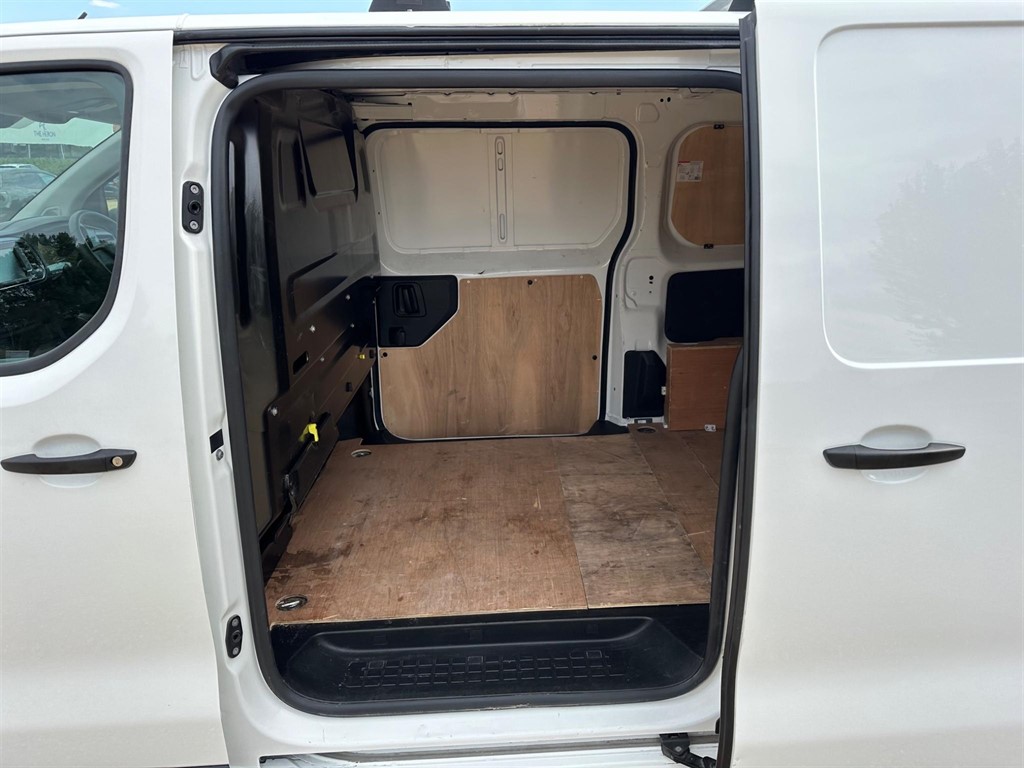 2022 Citroën Dispatch 1.5 BlueHDi 1000 Enterprise Pro M FWD Euro 6 (s/s) – NO VAT - Thumbnail 9