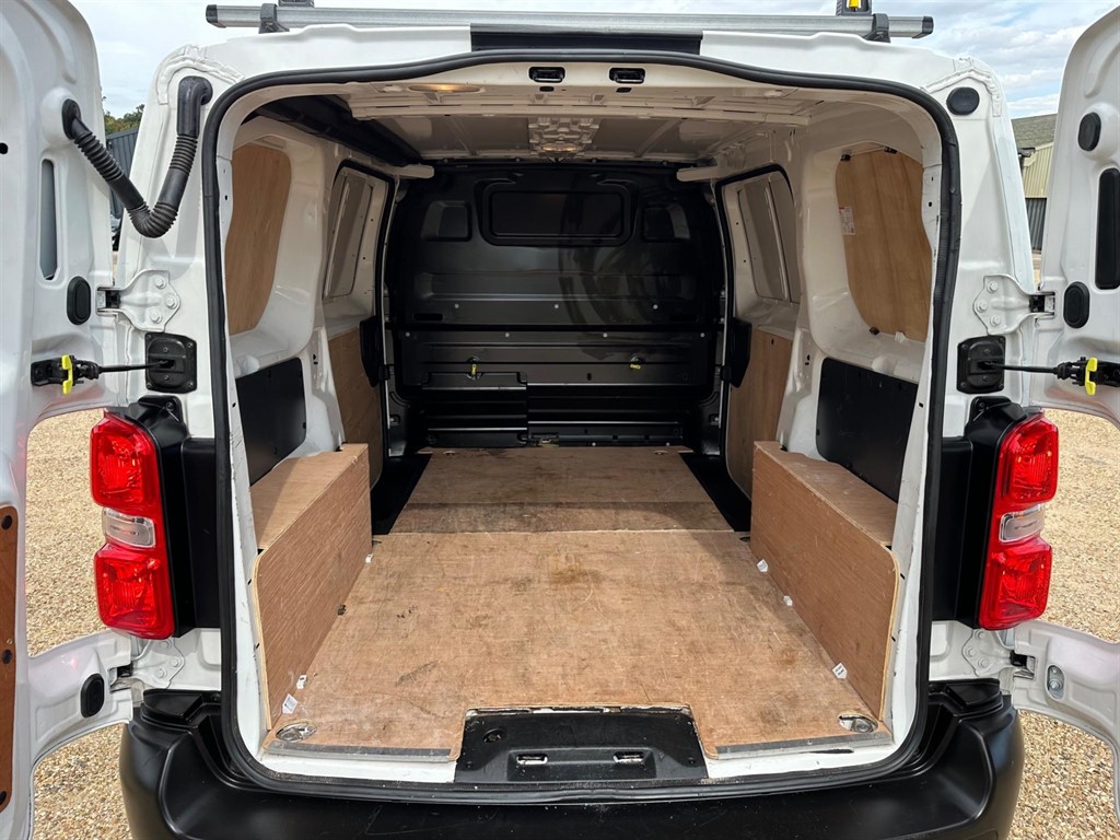 2022 Citroën Dispatch 1.5 BlueHDi 1000 Enterprise Pro M FWD Euro 6 (s/s) – NO VAT - Thumbnail 4