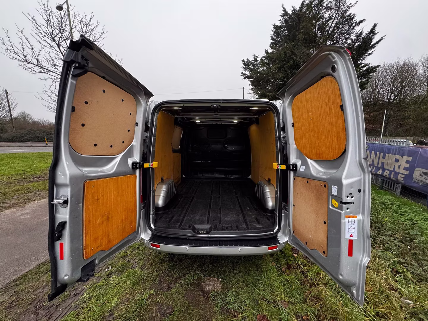 Ford Transit Custom 320 EcoBlue Limited L1 - AUTOMATIC - Thumbnail 6
