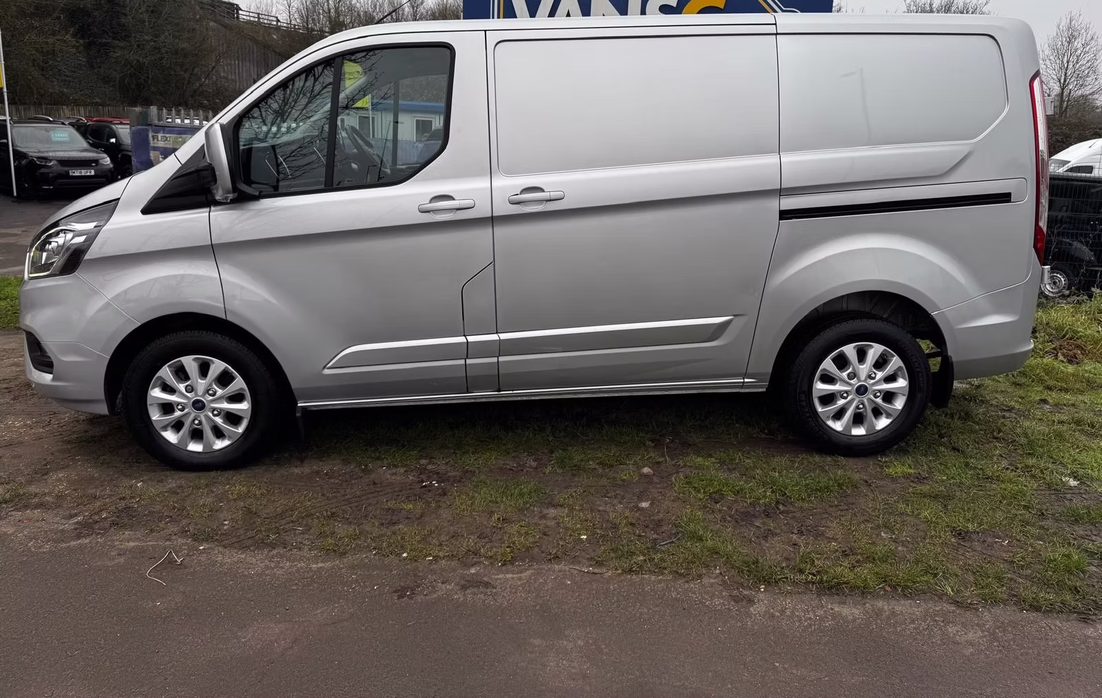 Ford Transit Custom 320 EcoBlue Limited L1 - AUTOMATIC - Thumbnail 8
