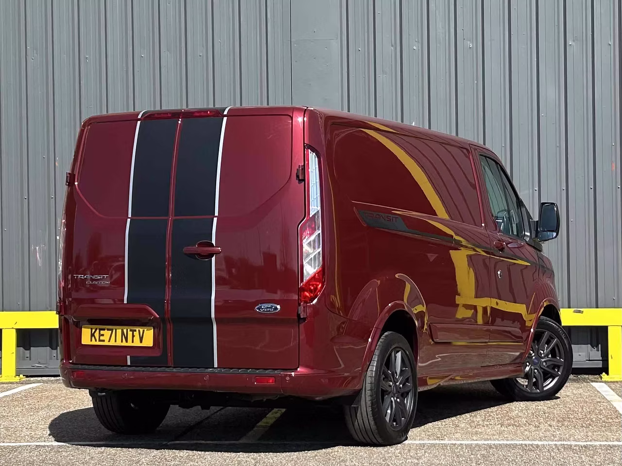 Ford Transit Custom 290 EcoBlue Sport EURO 6 - AUTO - SPORT MODEL - Thumbnail 4