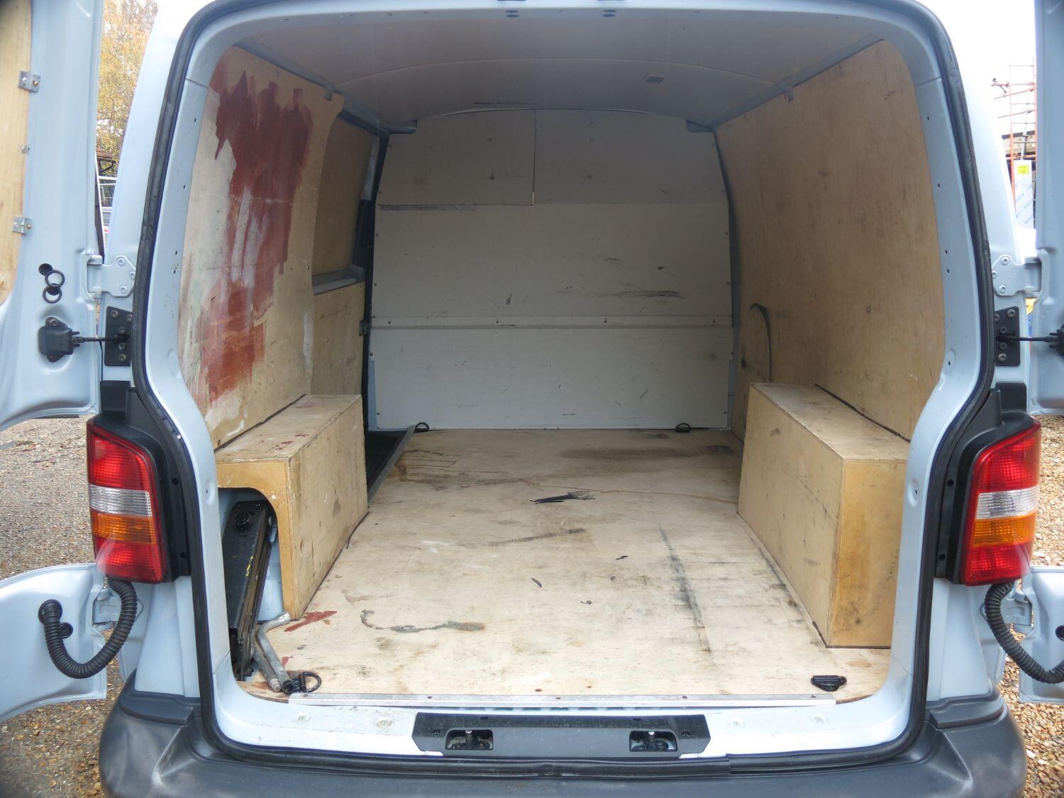 2008 Volkswagen Transporter T5 1.9 TDI SWB Panel Van – No VAT | Pure Grey | 5-Speed Manual - Thumbnail 6