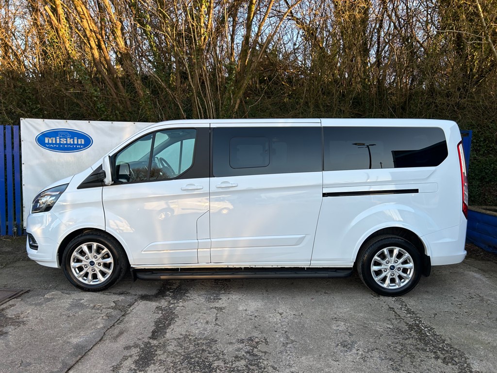 Spacious, Stylish, and Ready for the Road – 2022 Ford Tourneo Custom Titanium Auto 8-Seater - Thumbnail 5