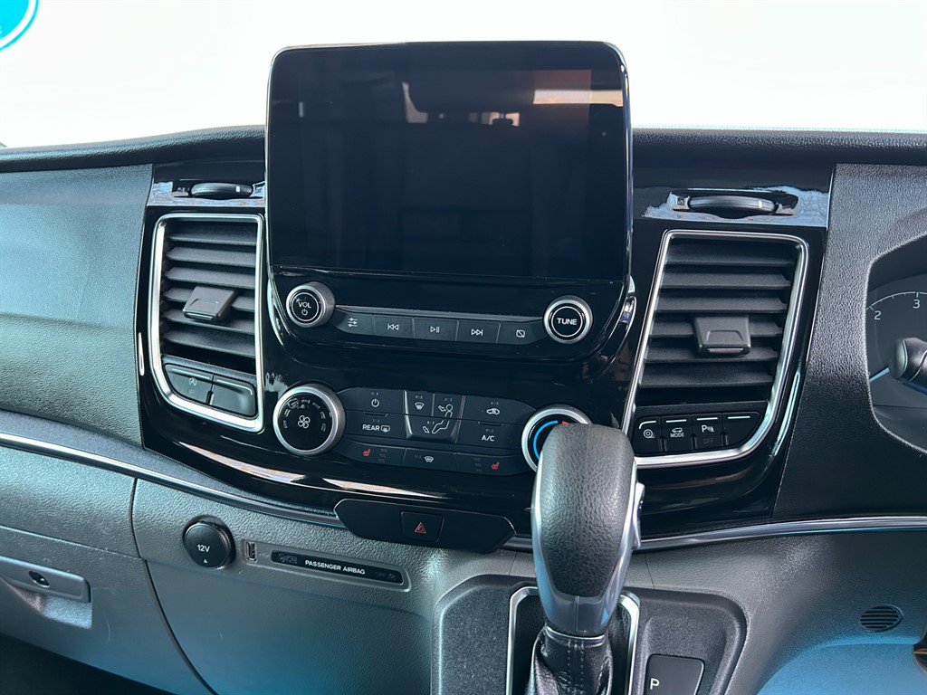 Spacious, Stylish, and Ready for the Road – 2022 Ford Tourneo Custom Titanium Auto 8-Seater - Thumbnail 10