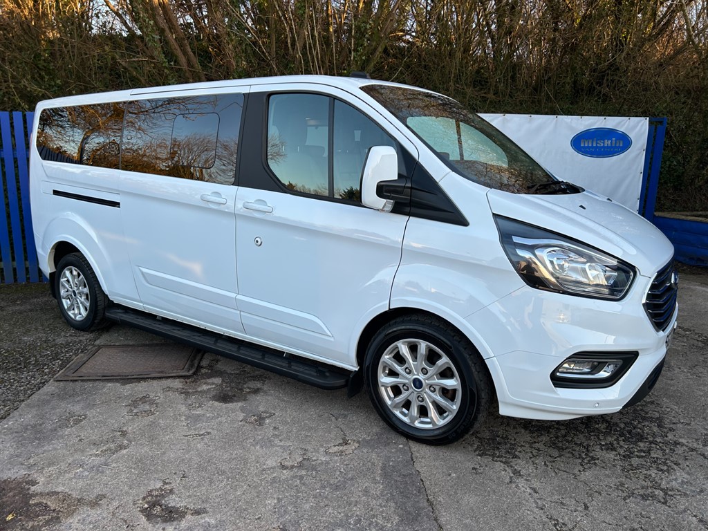 Spacious, Stylish, and Ready for the Road – 2022 Ford Tourneo Custom Titanium Auto 8-Seater - Thumbnail 6