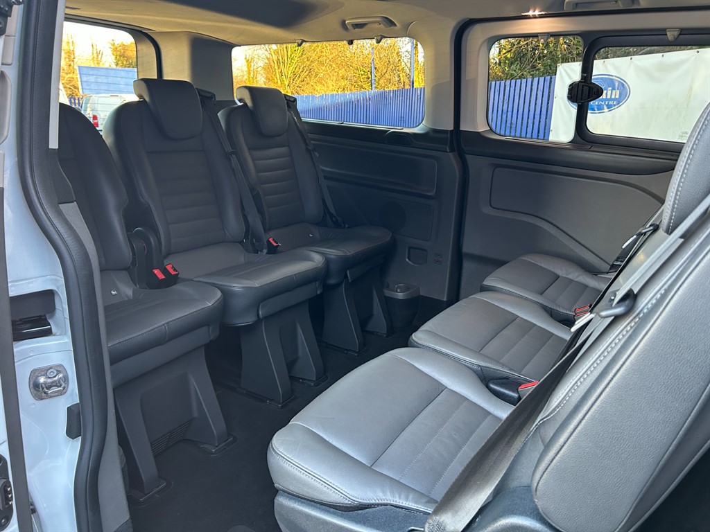Spacious, Stylish, and Ready for the Road – 2022 Ford Tourneo Custom Titanium Auto 8-Seater - Thumbnail 7