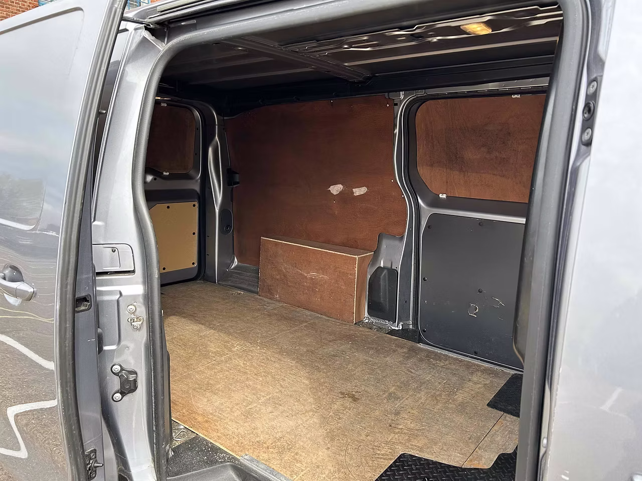 Vauxhall Vivaro 2.0 Turbo D 3100 Sportive Panel Van - Thumbnail 5