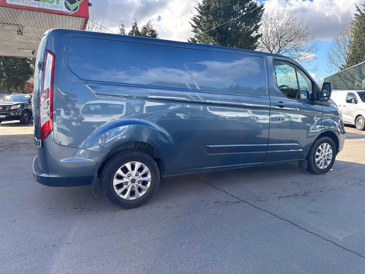 Ford Transit Custom 300 EcoBlue Limited LWB - Thumbnail 8