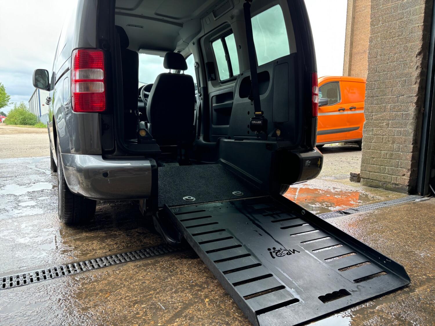VOLKSWAGEN CADDY Wheelchair Accessible Vehicle AUTO DRIVE - Thumbnail 7