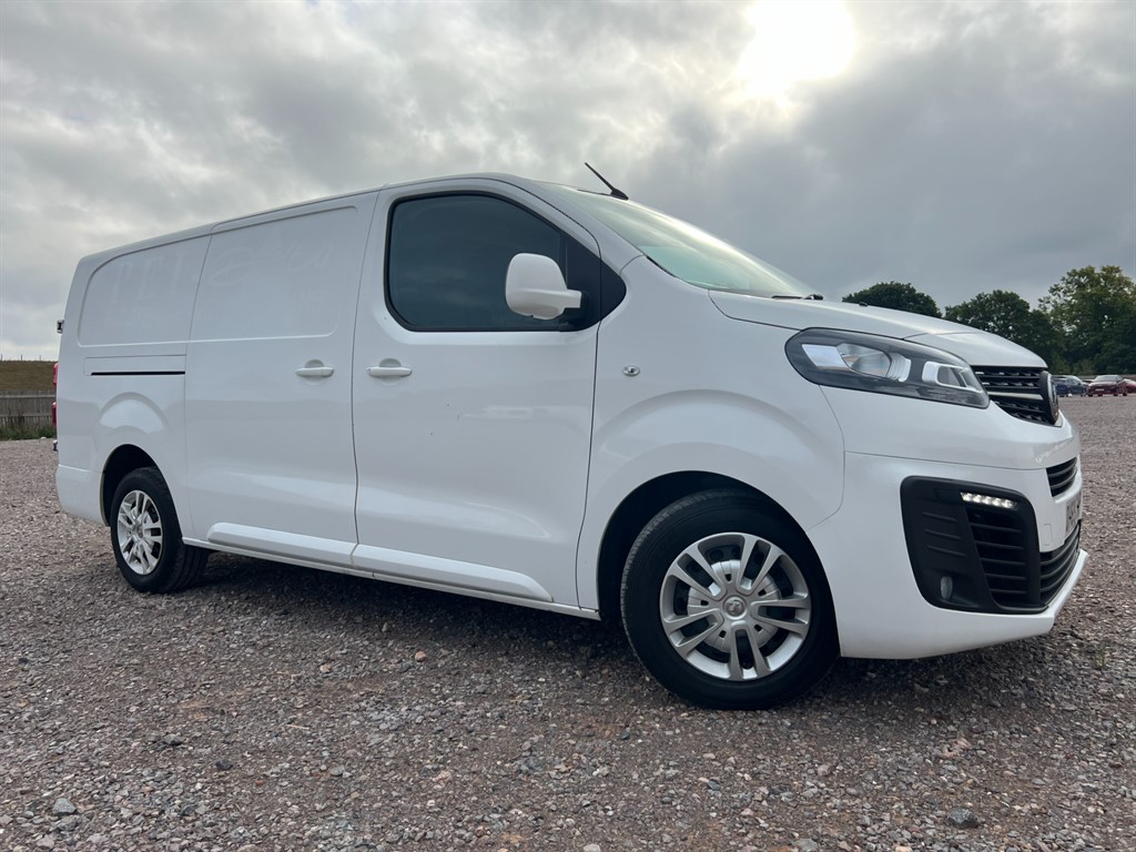 Vauxhall Vivaro L2H1 2900 Sportive S/S β Reliable & Versatile Work Van