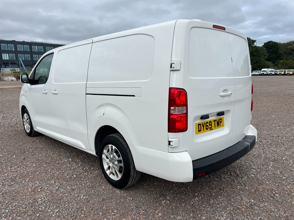 Vauxhall Vivaro L2H1 2900 Sportive S/S – Reliable & Versatile Work Van - Thumbnail 7