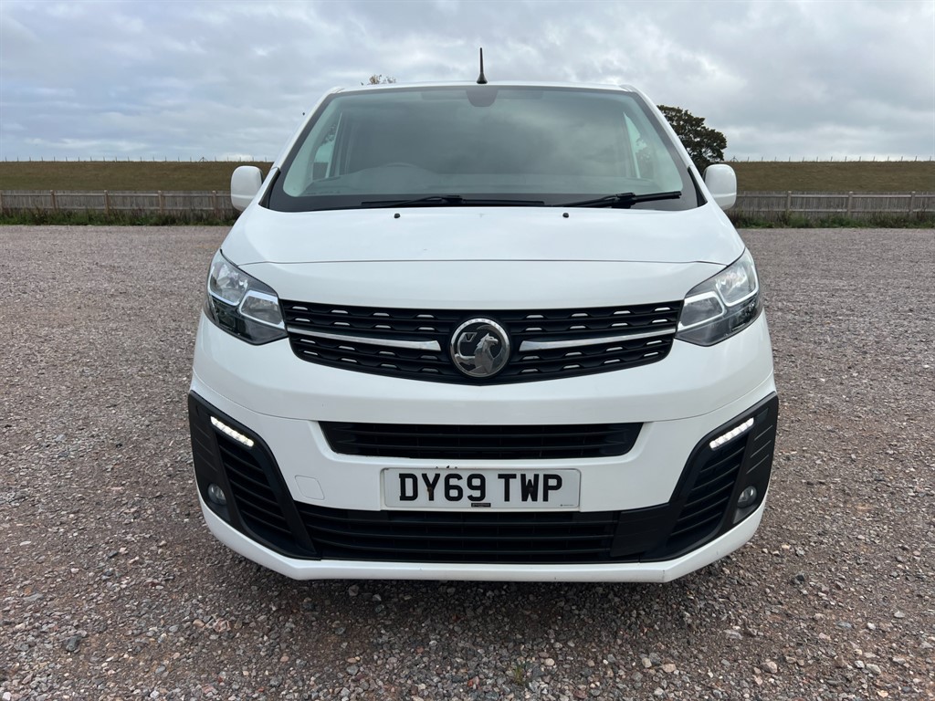 Vauxhall Vivaro L2H1 2900 Sportive S/S – Reliable & Versatile Work Van - Thumbnail 4