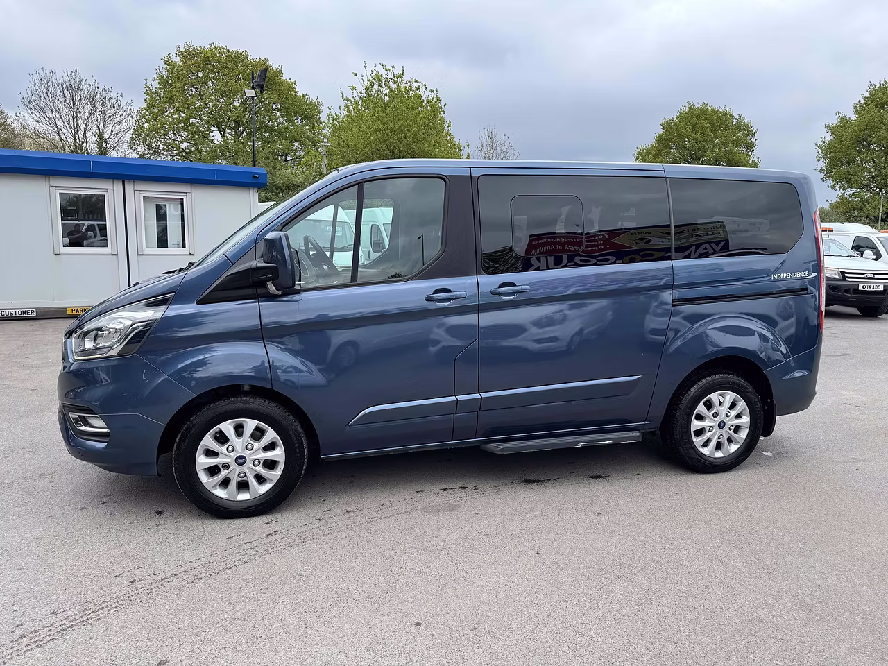 Ford Tourneo Custom 320 EcoBlue Titanium AUTO - NO VAT - CREW VAN - Thumbnail 7