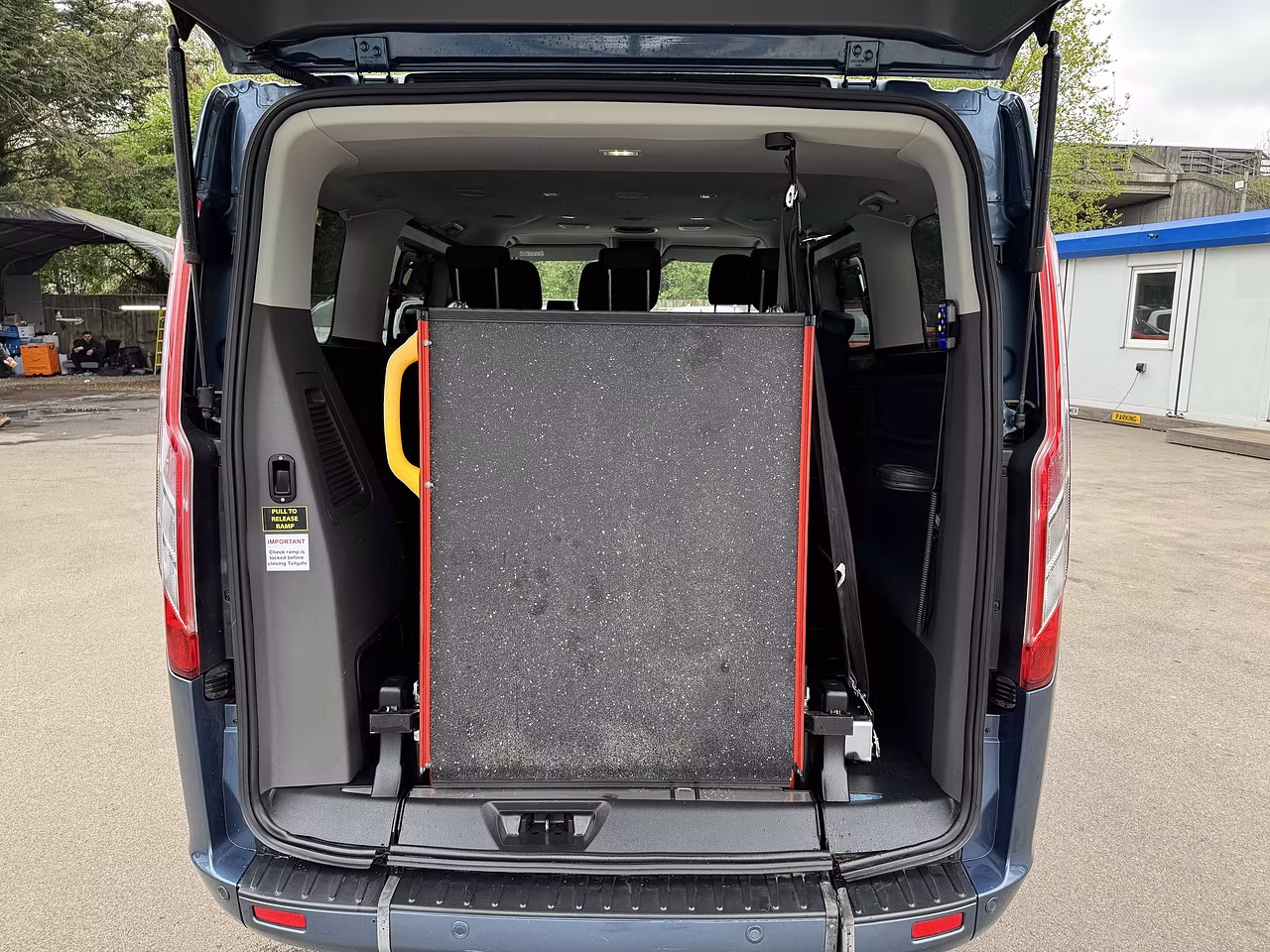 Ford Tourneo Custom 320 EcoBlue Titanium AUTO - NO VAT - CREW VAN - Thumbnail 8