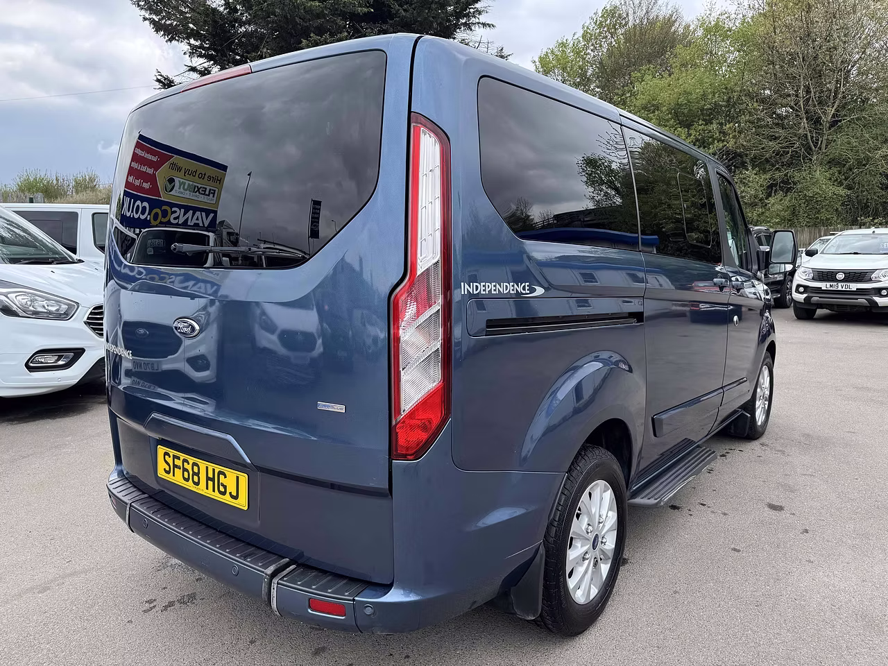 Ford Tourneo Custom 320 EcoBlue Titanium AUTO - NO VAT - CREW VAN - Thumbnail 2