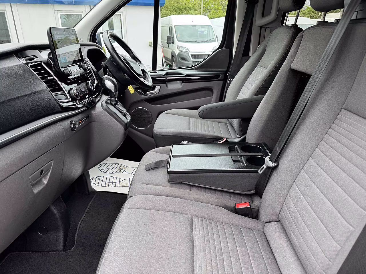 Ford Tourneo Custom 320 EcoBlue Titanium AUTO - NO VAT - CREW VAN - Thumbnail 3