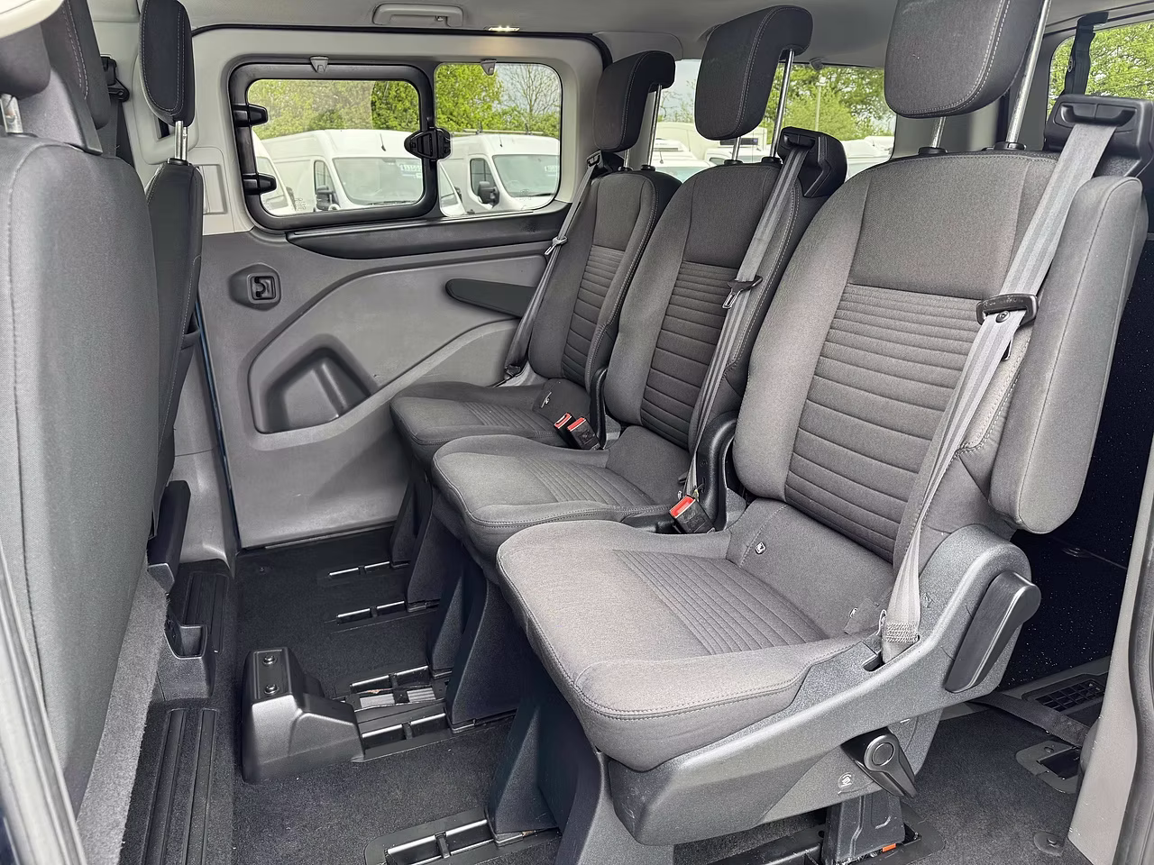 Ford Tourneo Custom 320 EcoBlue Titanium AUTO - NO VAT - CREW VAN - Thumbnail 5