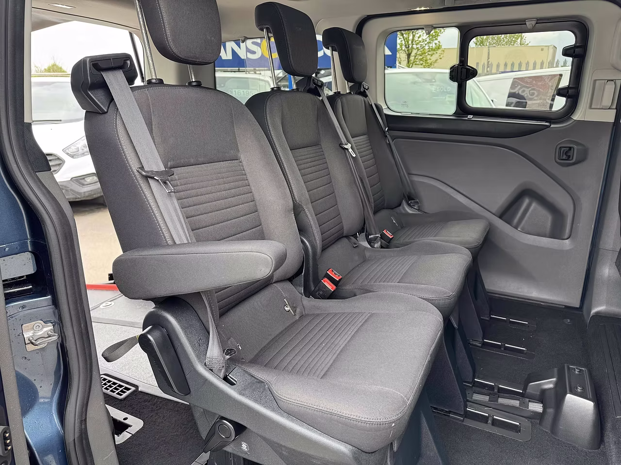 Ford Tourneo Custom 320 EcoBlue Titanium AUTO - NO VAT - CREW VAN - Thumbnail 10