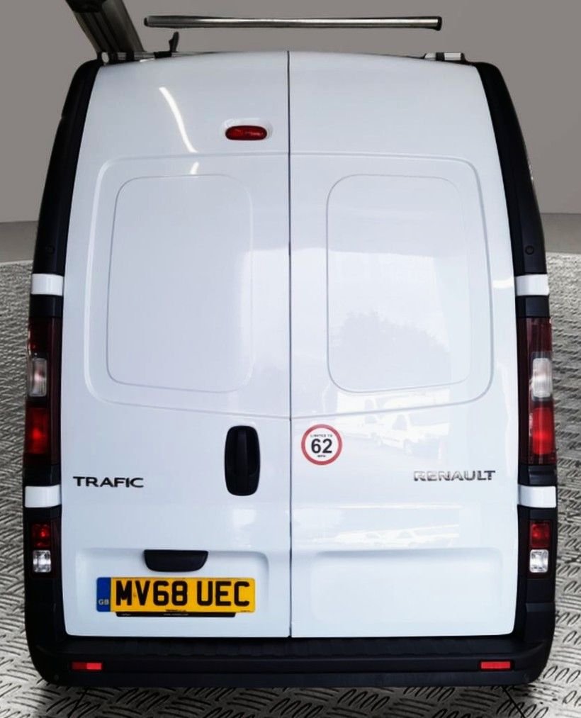 2018 Renault Trafic 1.6 dCi Business+ H2 High Roof SWB Panel Van – 125PS | Euro 6 | Air Con | ULEZ Compliant - Thumbnail 2